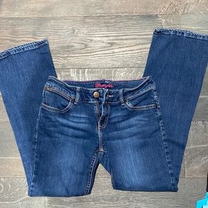 NWOT Women’s wrangler jeans. Size 5/6